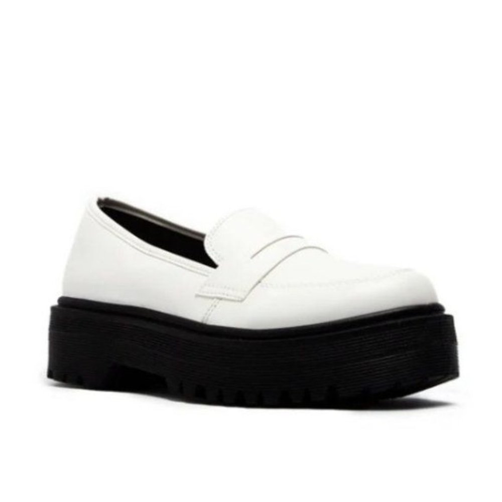 !! NEW !! White Vegan Leather Chunky Sole Loafers - Picture 5 of 6